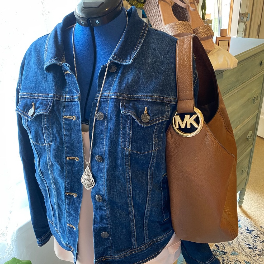Dark Wash Denim Jacket 💙